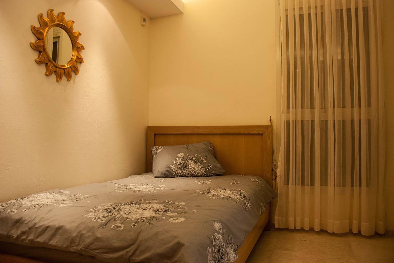 In Amdar Apartment